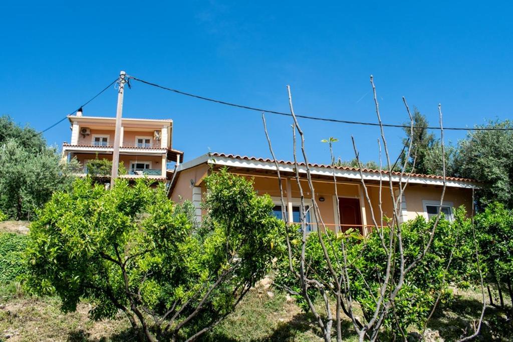 Takis & Eirini Family Apartments Perama  Ngoại thất bức ảnh