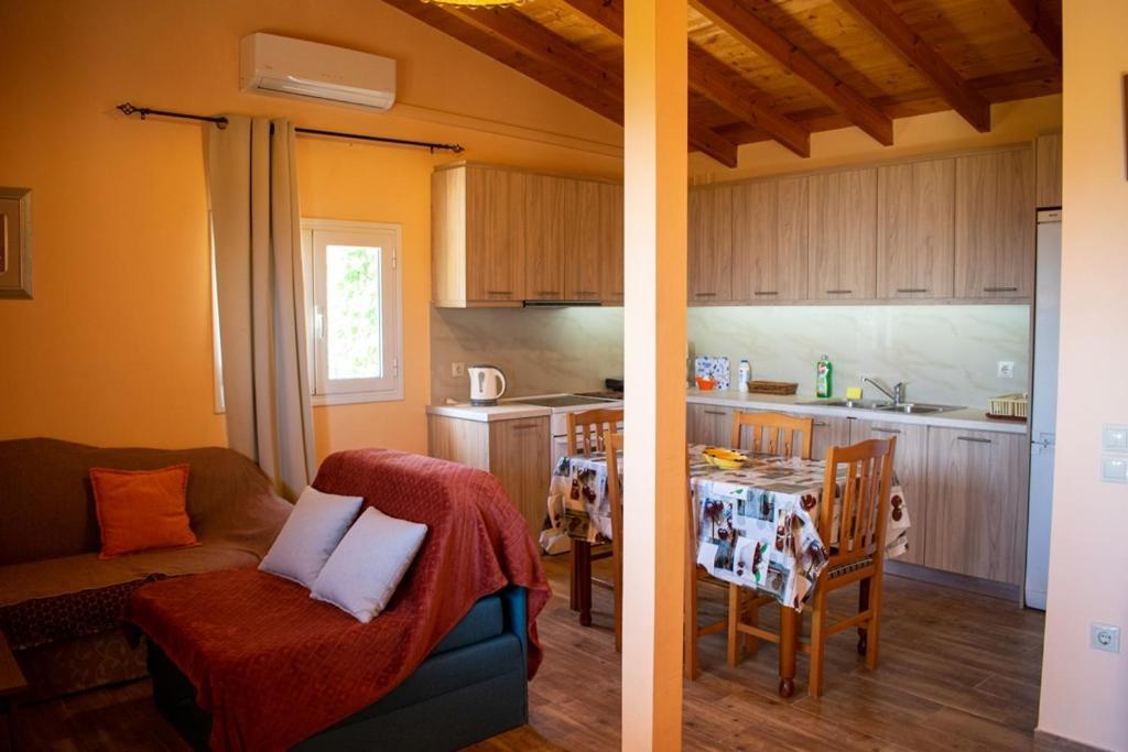Takis & Eirini Family Apartments Perama  Ngoại thất bức ảnh