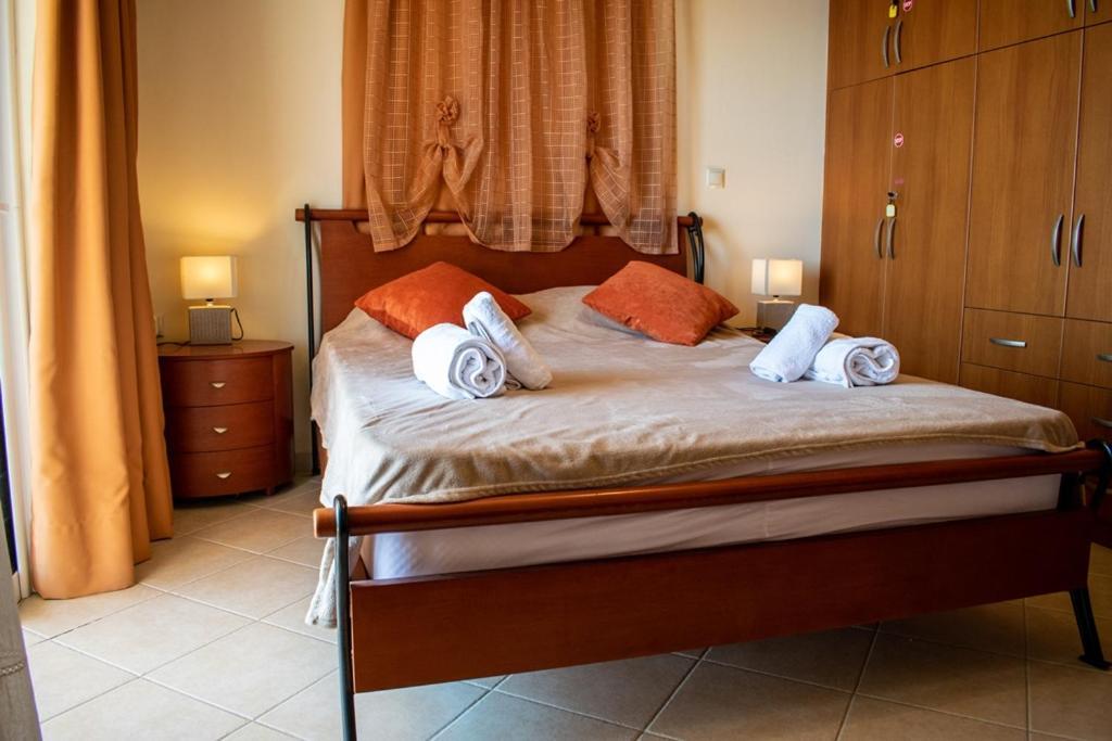 Takis & Eirini Family Apartments Perama  Ngoại thất bức ảnh