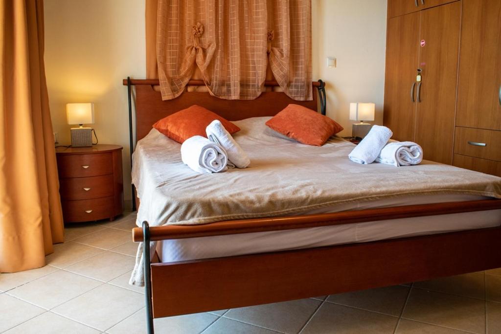 Takis & Eirini Family Apartments Perama  Ngoại thất bức ảnh