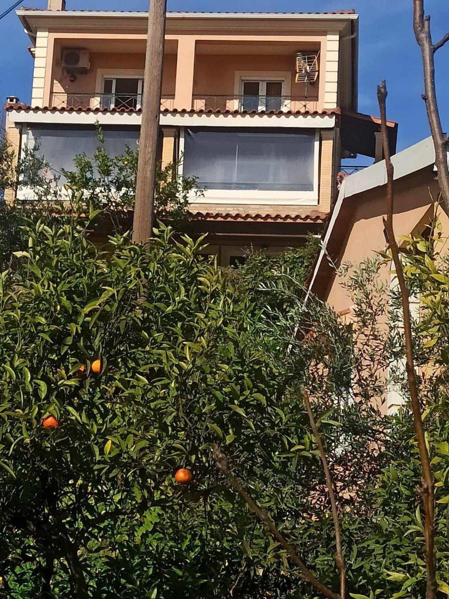 Takis & Eirini Family Apartments Perama  Ngoại thất bức ảnh